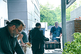Marktplatz Vorstand grillt